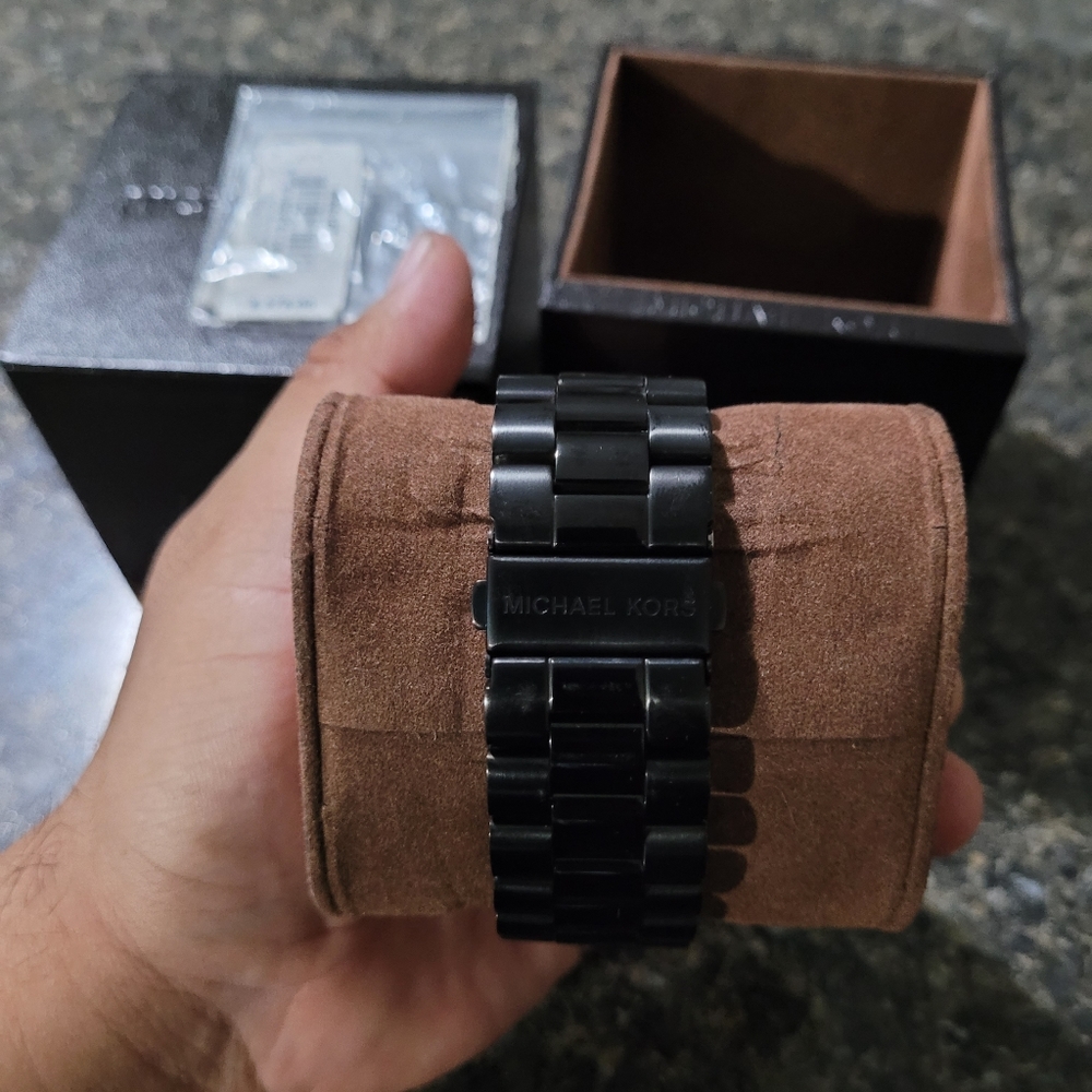 MK WATCH - Picture 7 of 10